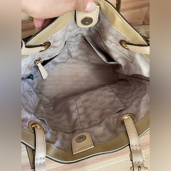 RARE Michael Kors Jet Set Item Medium - Picture 12 of 14